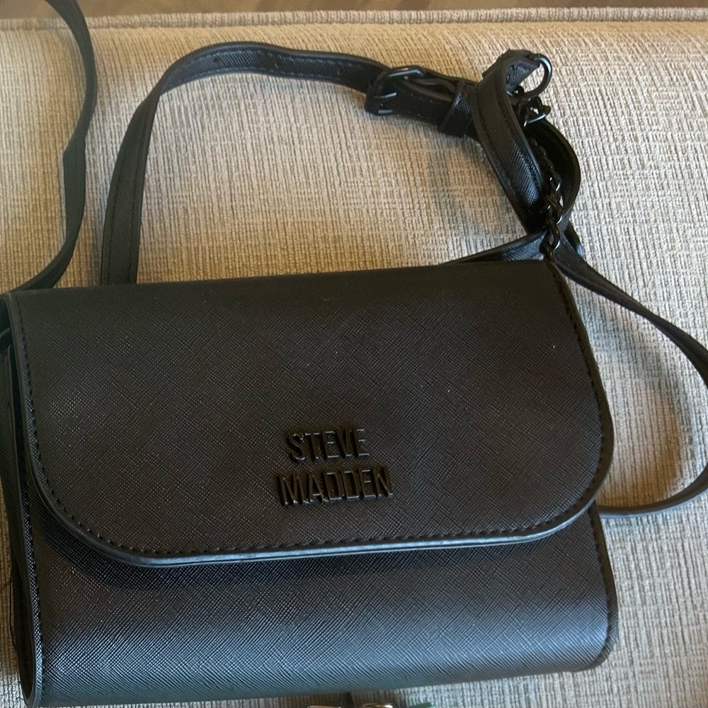 Steve Madden Black Crossbody Bag - Picture 3 of 6